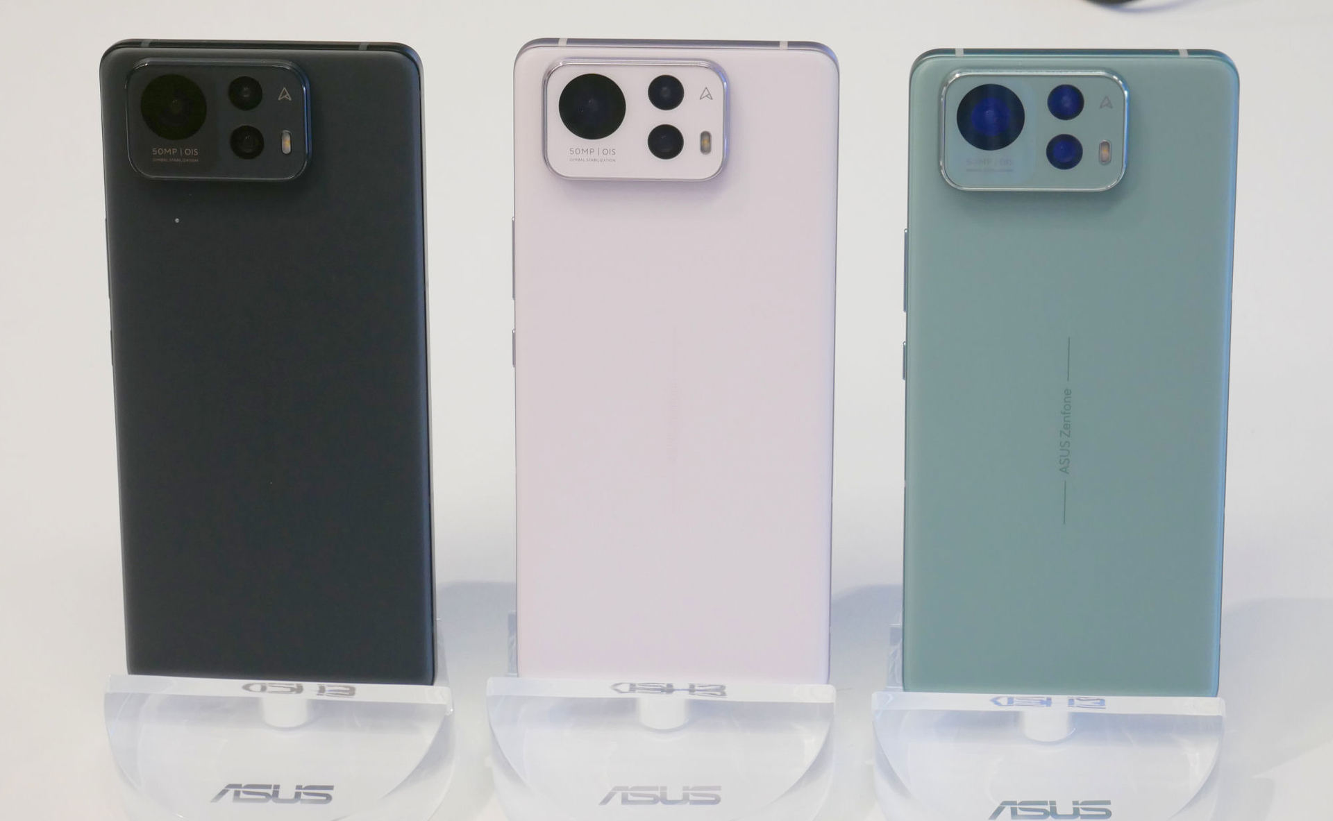 l_st52693_asusint-01.jpg