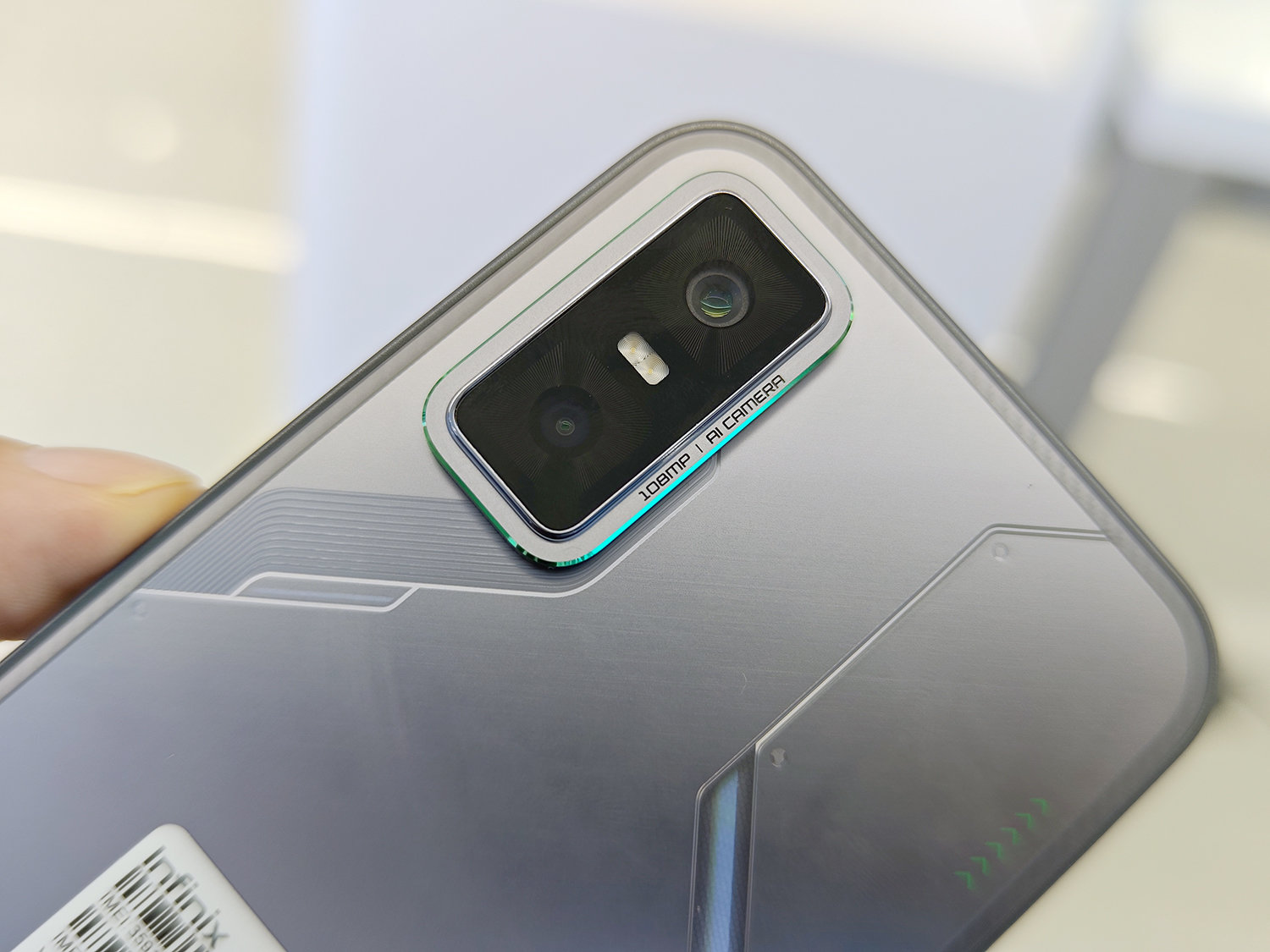 インド向けの低価格なゲーミングスマホ「Infinix GT 30 Pro」は背面が