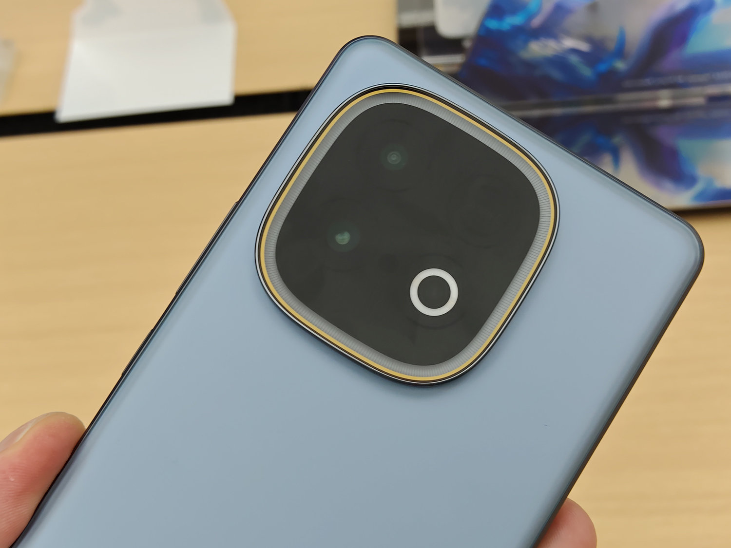 8000mAhバッテリー搭載スマホにvivoも参戦、「iQOO Z10 Turbo Pro+