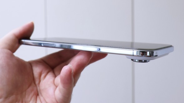  ^X}z y y iPhoneAir Apple