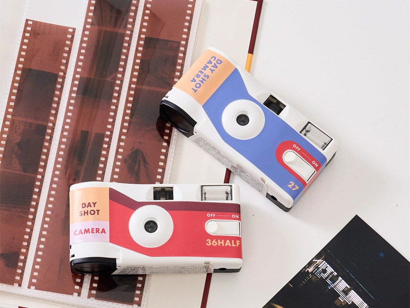 【3COINS】3300円の使い切りフィルムカメラ「Day Shot」　レトロな仕上がりを楽しめる