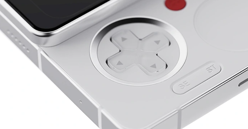 “Xperia PLAY”の再来か？　スライド式ゲームパッド搭載スマホ「AYANEO Pocket PLAY」が一部で話題に