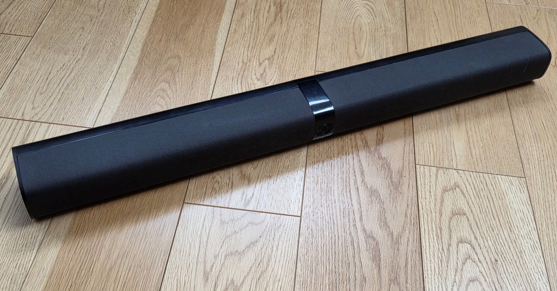 スピーカー・ウーファー 3COINS PREMIUM LINE 2WAY SOUNDBAR 3COINSで1万1000円の「2WAYサウンドバー」を試す 日常の音質を格上げ