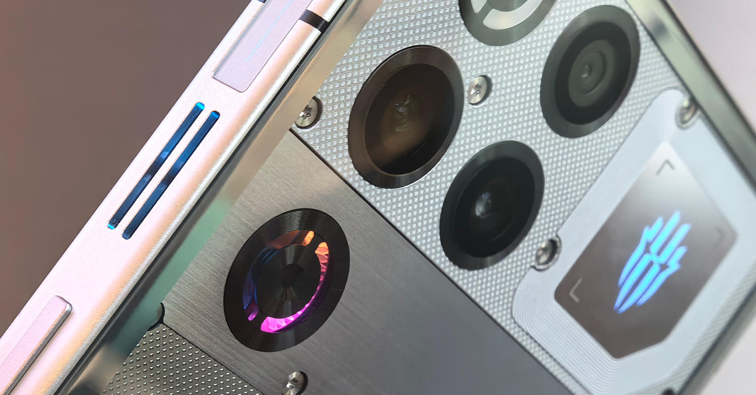 世界初！　液体冷却のゲーミングスマホ「REDMAGIC 11 Pro+」がカッコいい