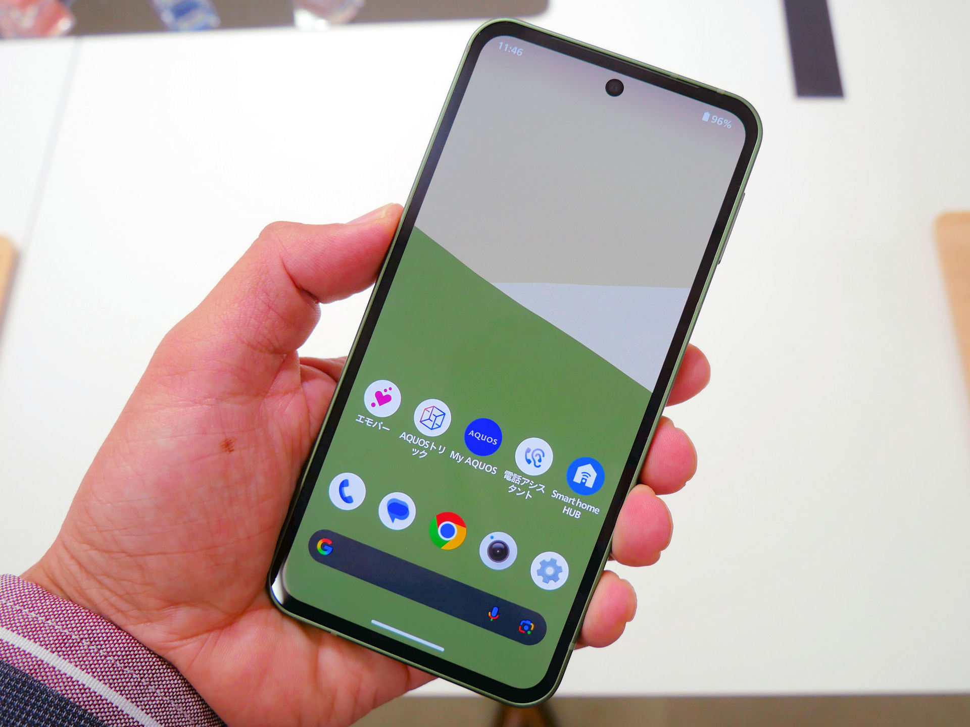 AQUOS sense10」開発者インタビュー：あえて変えなかったデザイン