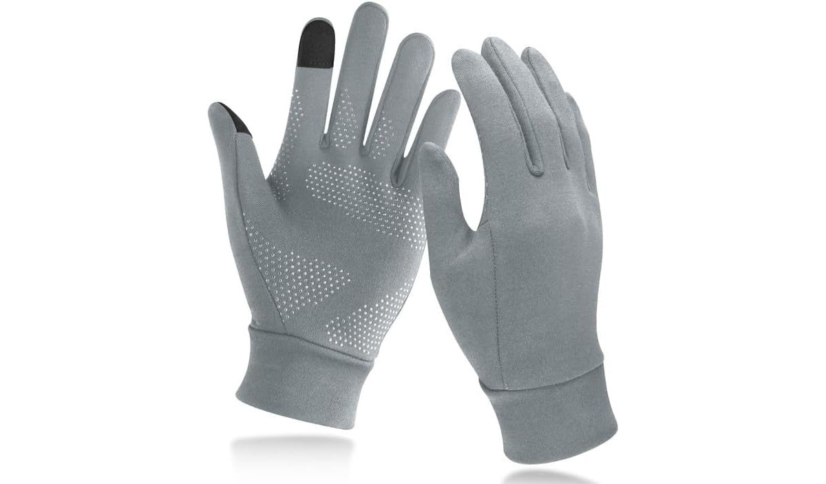 滑り止め加工、タッチパネル対応のアウトドアグローブ　Amazonで1580円