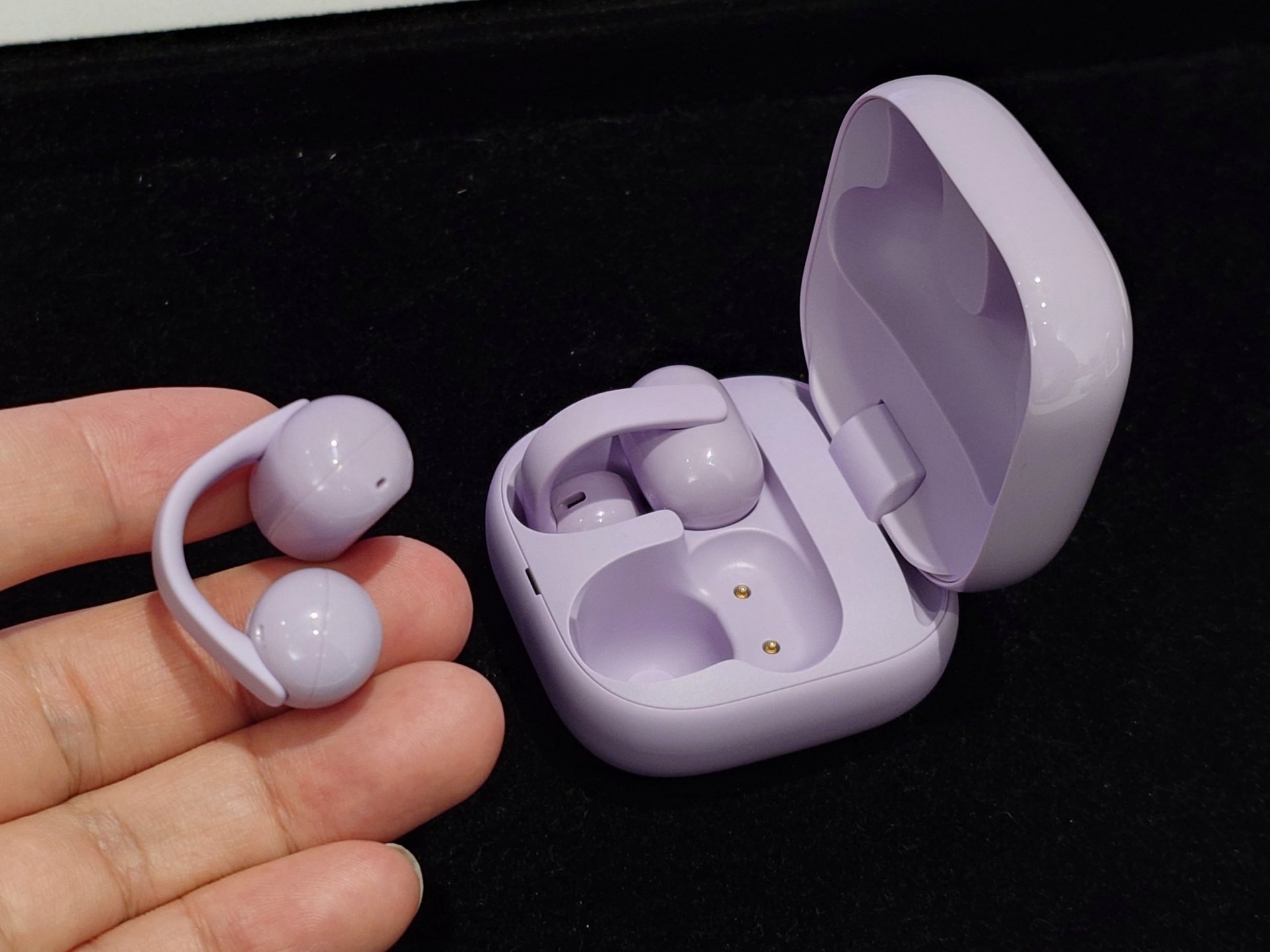 ソニー「LinkBuds Clip」3万円前後で発売へ 耳をふさがないイヤーカフ 