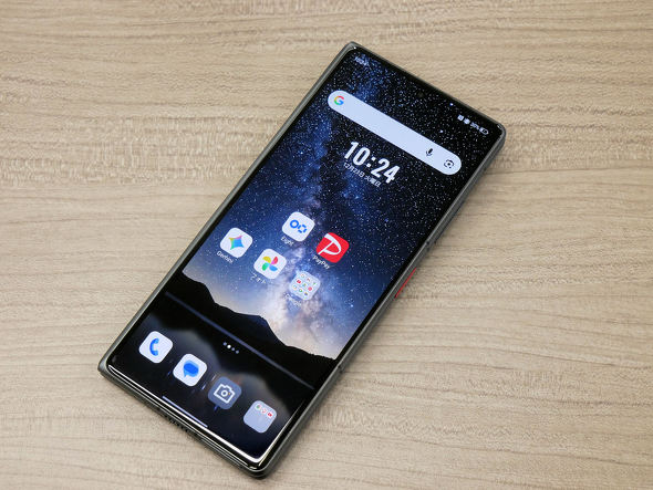 nubia Flip 3�Anubia Fold