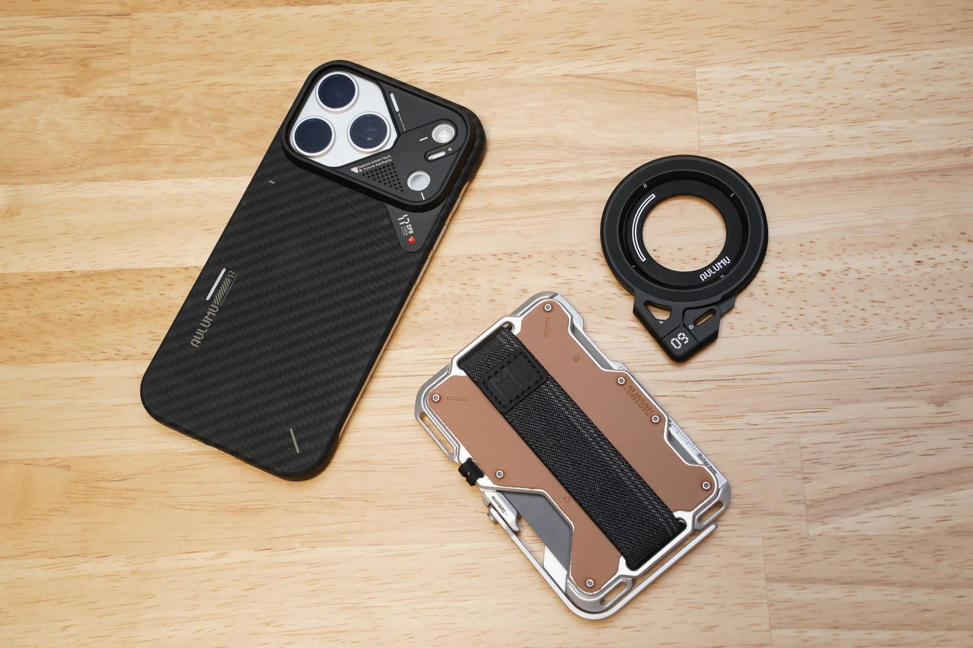 SF／サイバーパンク好きに刺さるiPhoneケースとMagSafeアクセサリーを