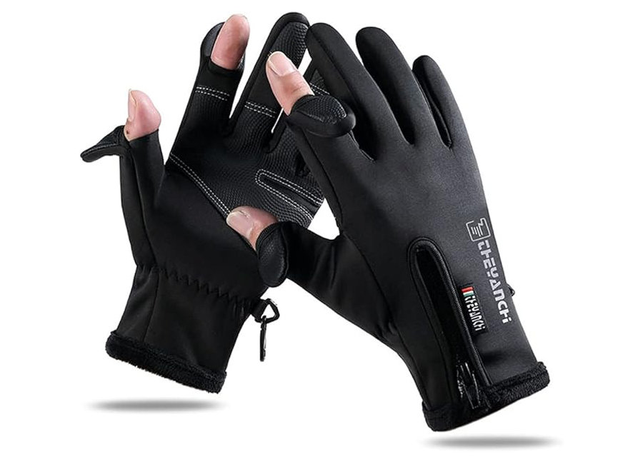 1780円の防寒アウトドアグローブ　指出し構造でタッチパネル操作や細かい作業も可能