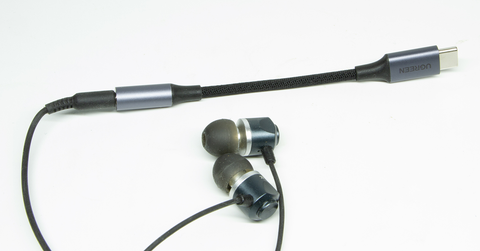 Amazon.co.jpで1600円の「UGREEN イヤホン変換アダプター」を試す　イヤフォンジャックのないスマホやPCで使うと便利