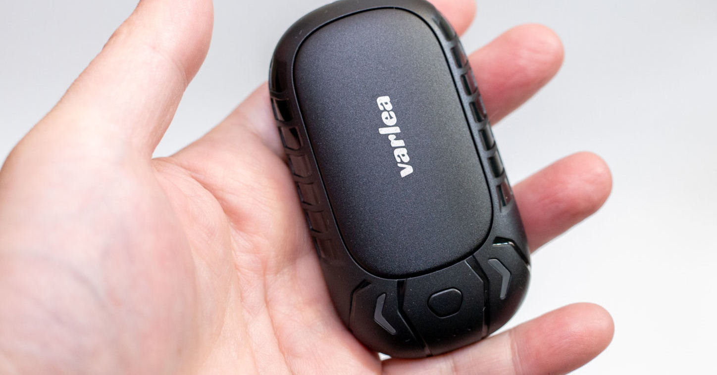 「充電式カイロ Varlea」を試す　3段階の温度調節や急速発熱で使い勝手よし