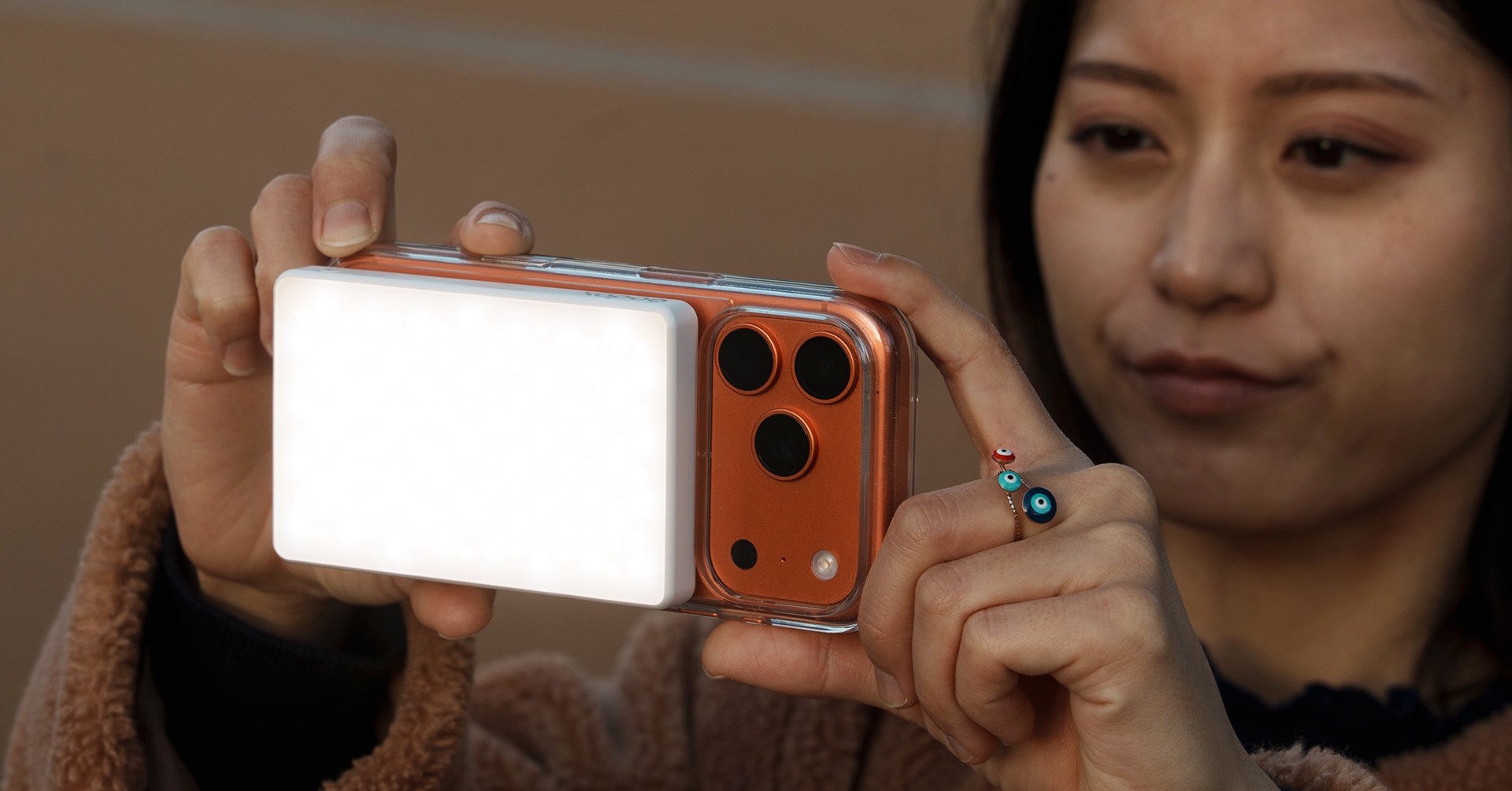 撮影用ライト兼モバイルバッテリーの「Godox MA5R」はとても有能だった