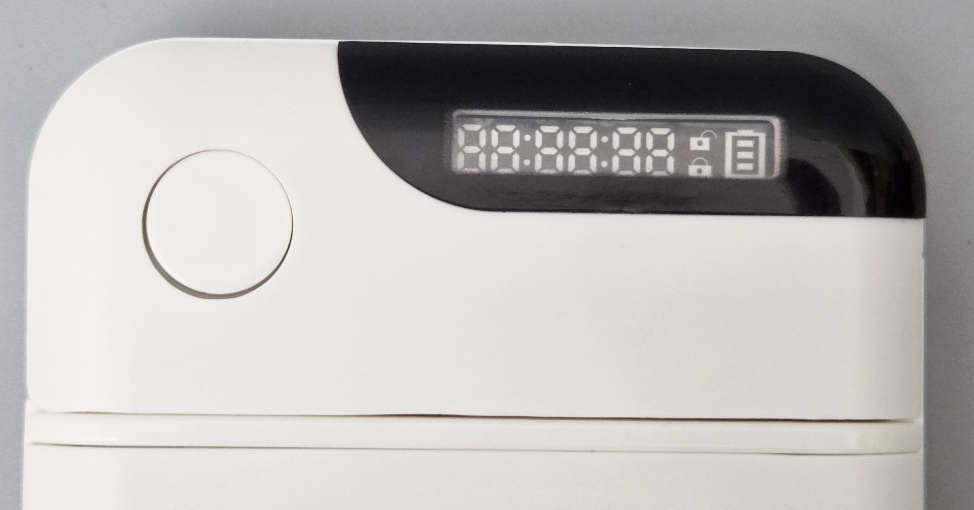 3COINSで1870円の「スマホロッキングケース」を試す　5分～24時間の時限式ロックでスマホ使い過ぎを防止