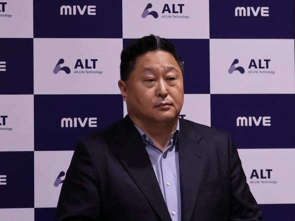 ALT ALTJapan �P�[�^�C �t�B�[�`���[�t�H�� LINE