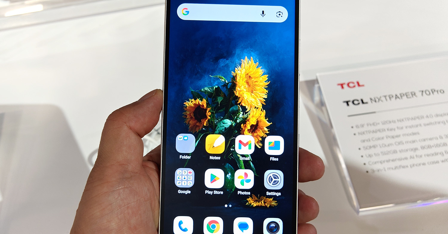 NXTPAPER搭載で目に優しいスマホ、TCLの「NXTPAPER 70 Pro」登場