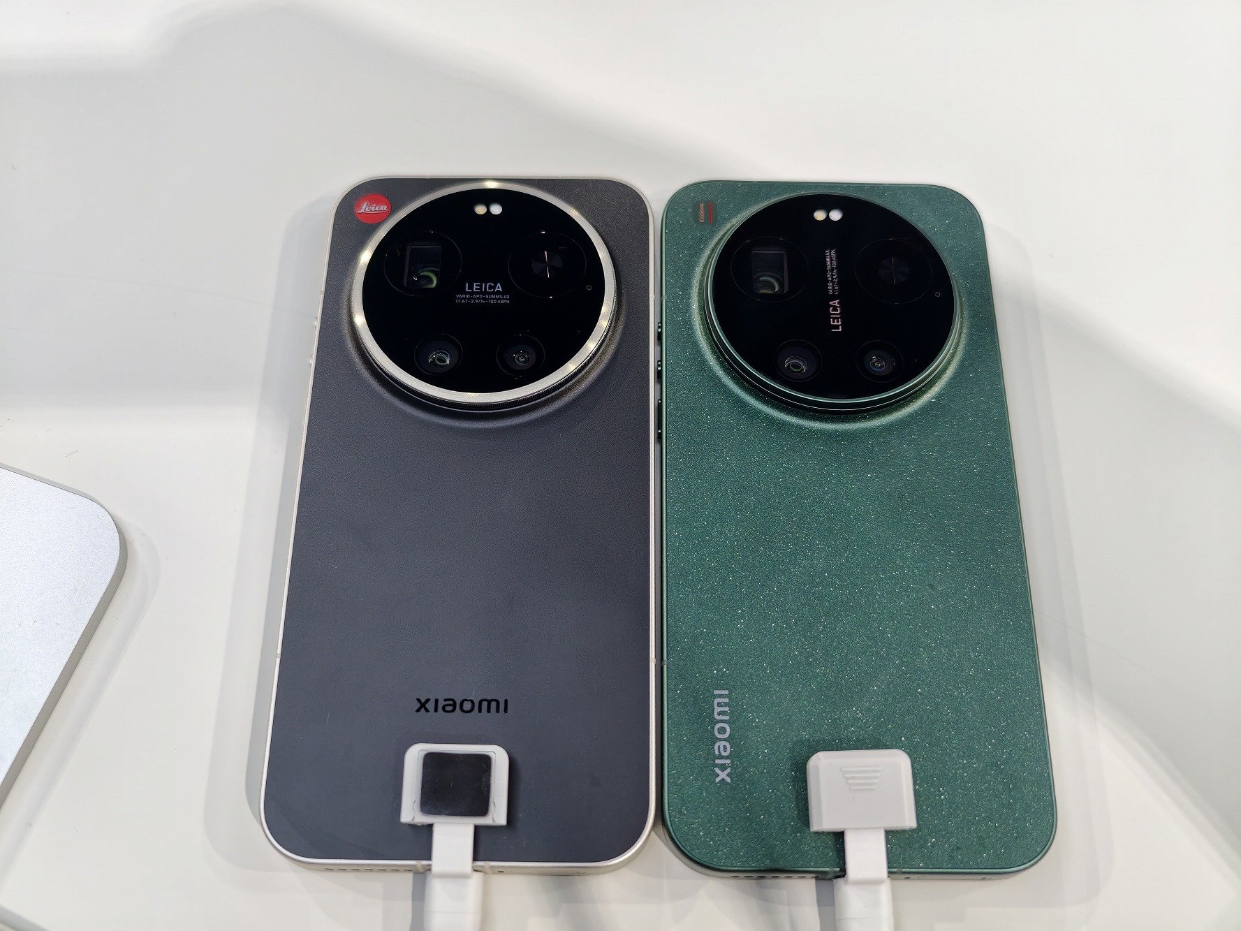 Leitzphone」と「Xiaomi 17 Ultra」の違いを実機で検証 物理ズーム