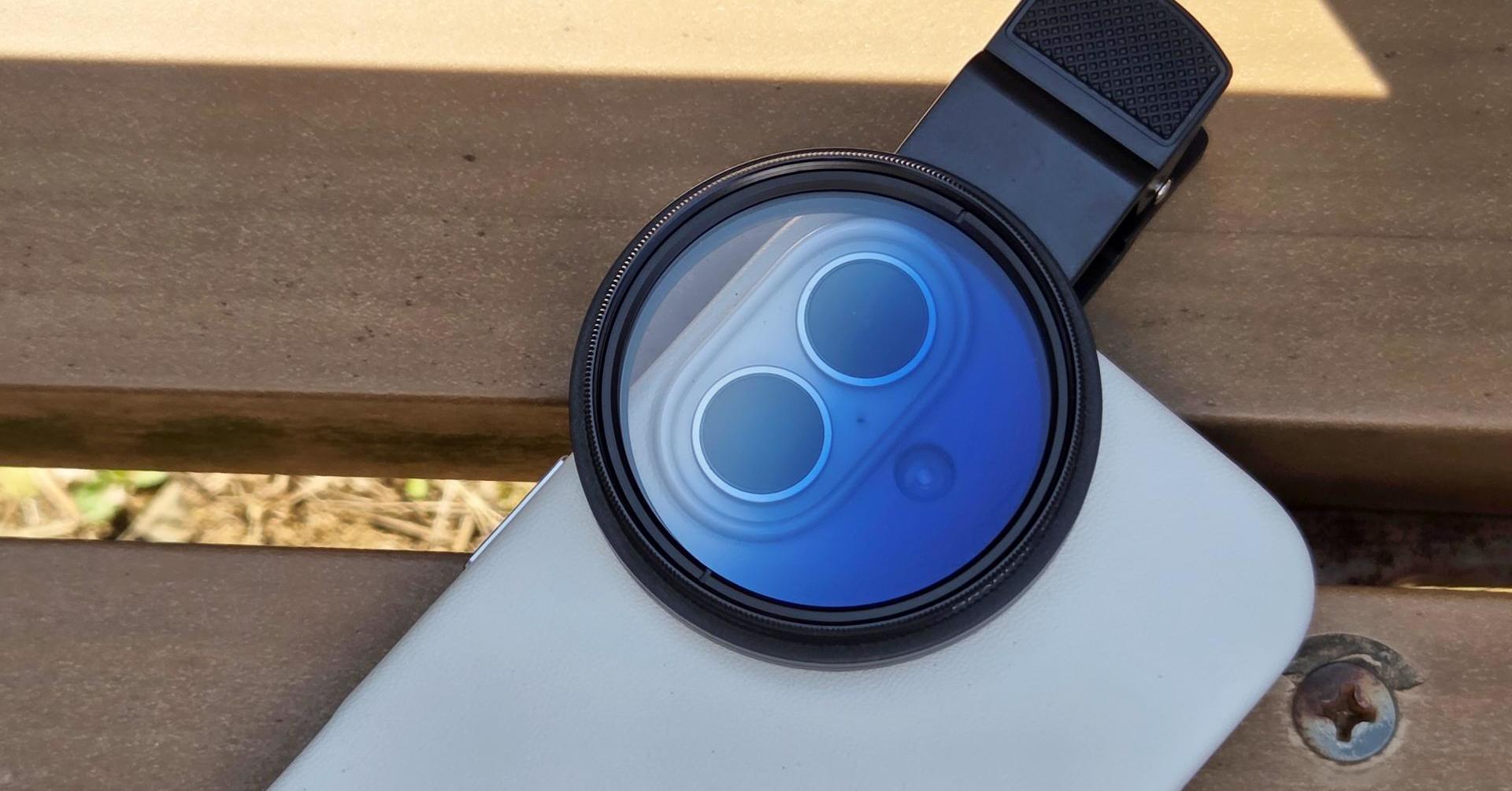 3COINSで3080円の「スマホ用レンズフィルターセット」を試す　AI補正に頼らず“4種の色彩”を撮る