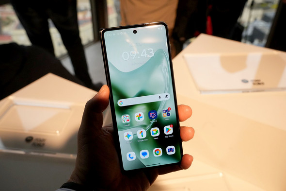 �������