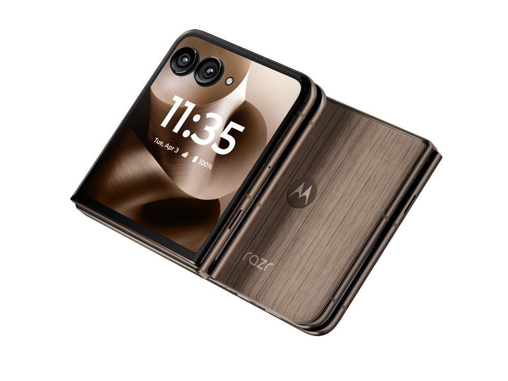 折りたたみ「motorola razr 60 ultra」に木材パネルモデル登場　IIJmioにMNPで14万9800円