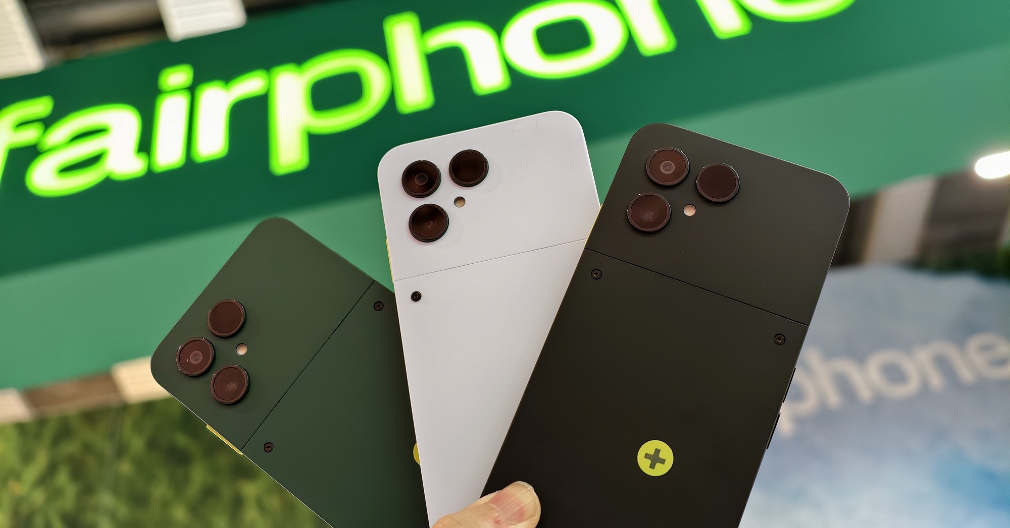 自分で修理できるスマホ「Fairphone(6th Gen.)」を見てきた　わずか10分で画面交換、2033年まで長期サポート