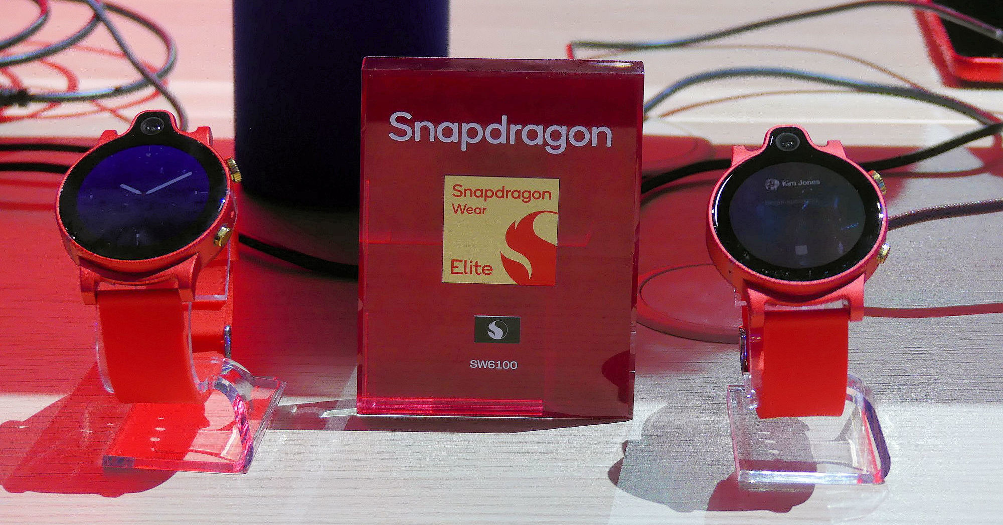 Qualcommのウェアラブル新チップが「Elite」を冠する理由　最新モデム「X105」は衛星通信100Mbpsへ