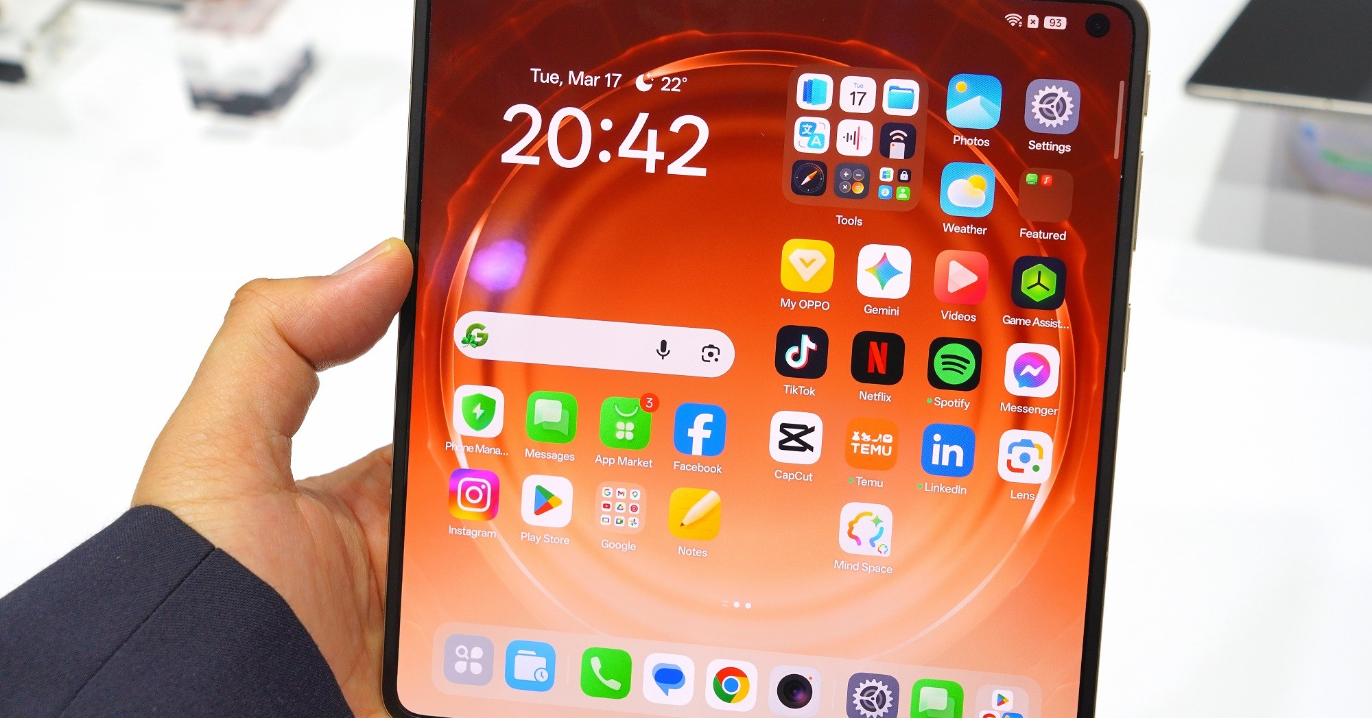 OPPOが新折りたたみ「Find N6」発表 折り目が目立ちにくく、カメラは2