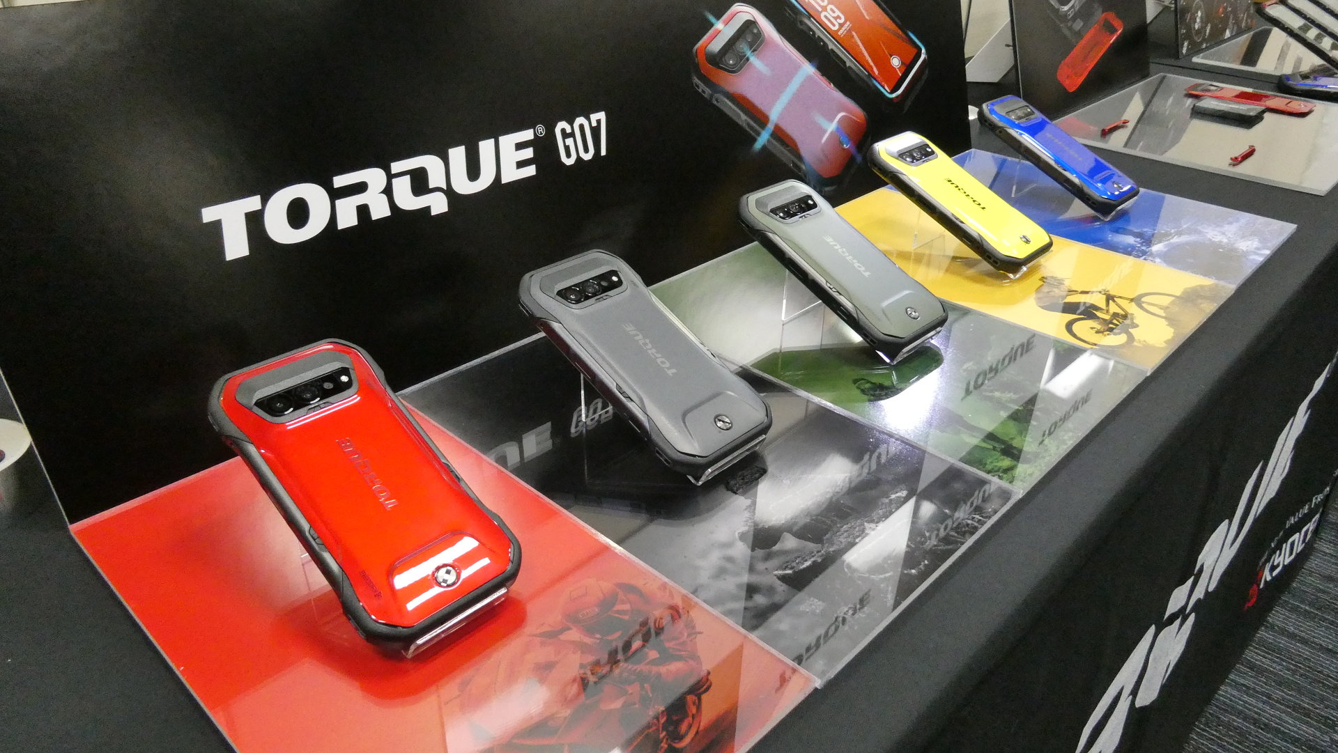 TORQUE G07「オリーブ」の実機を確認できる場所は？ 京セラ広報に聞い