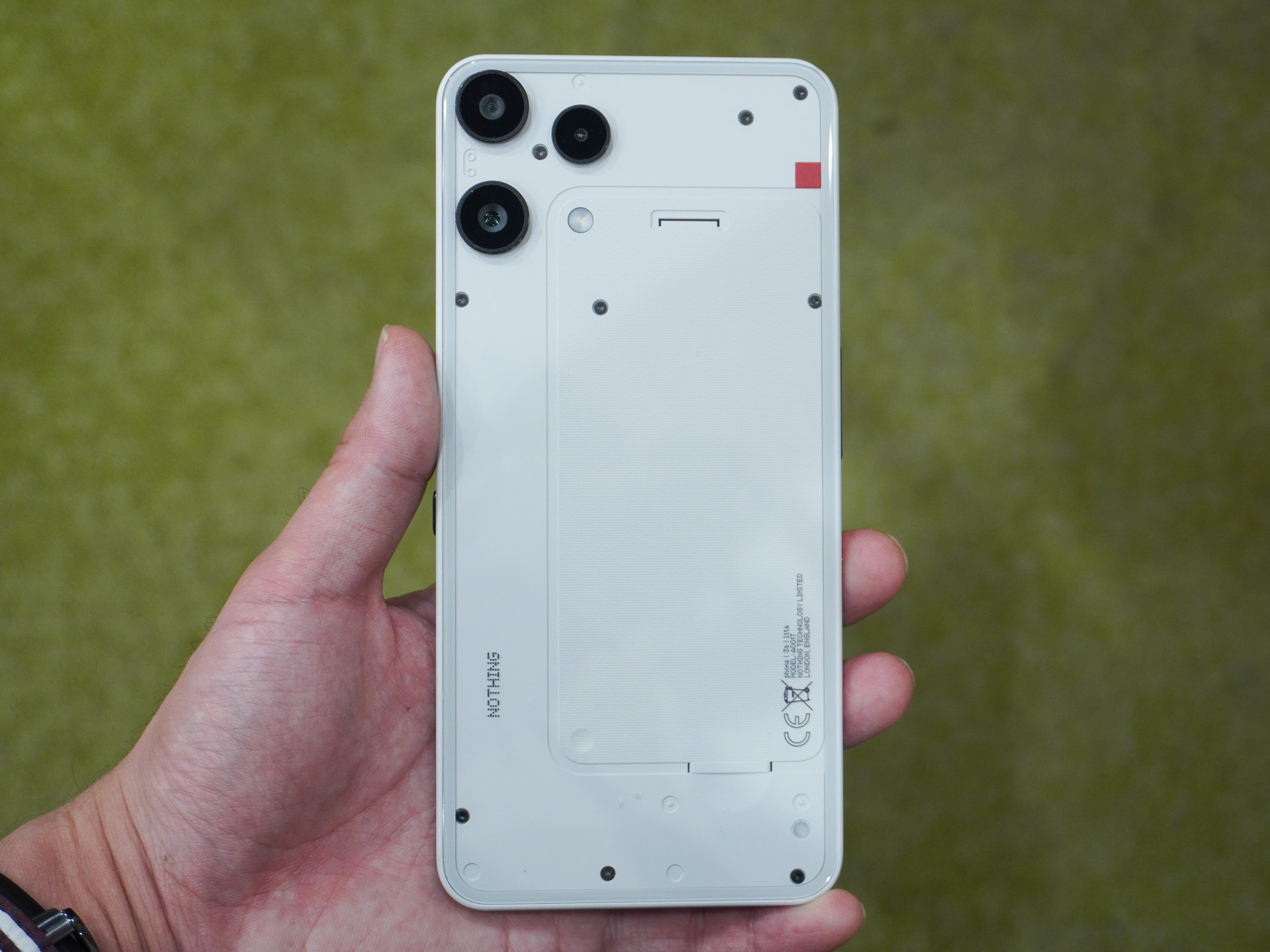 「Nothing Phone (3a) Lite」レビュー　3万円台で驚異の質感、日本向け機能も完備したエントリー機の新基準