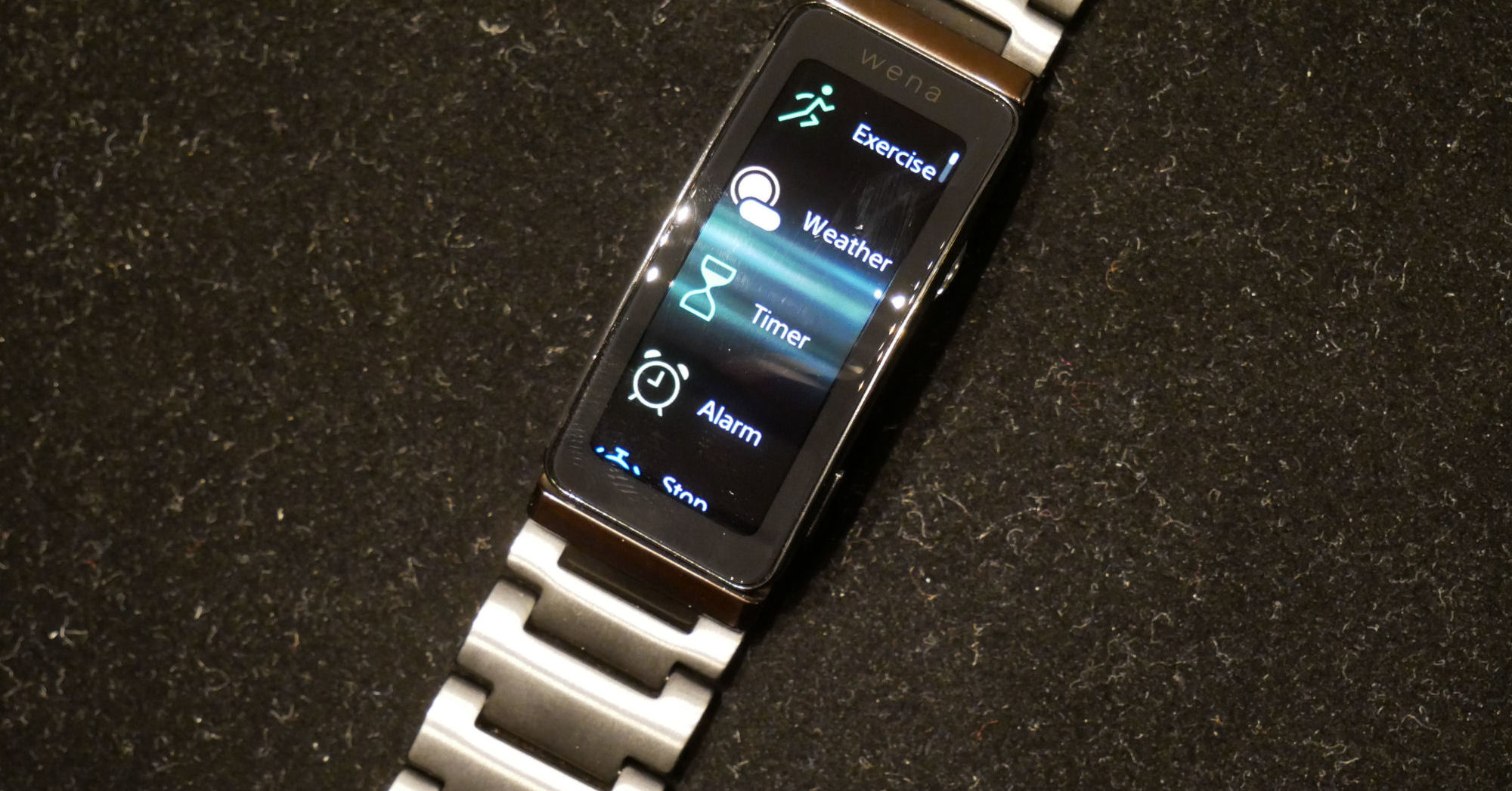 スマートウォッチ「wena」が復活を果たしたワケ　ソニーから独立した對馬氏が語るスタートアップの勝算