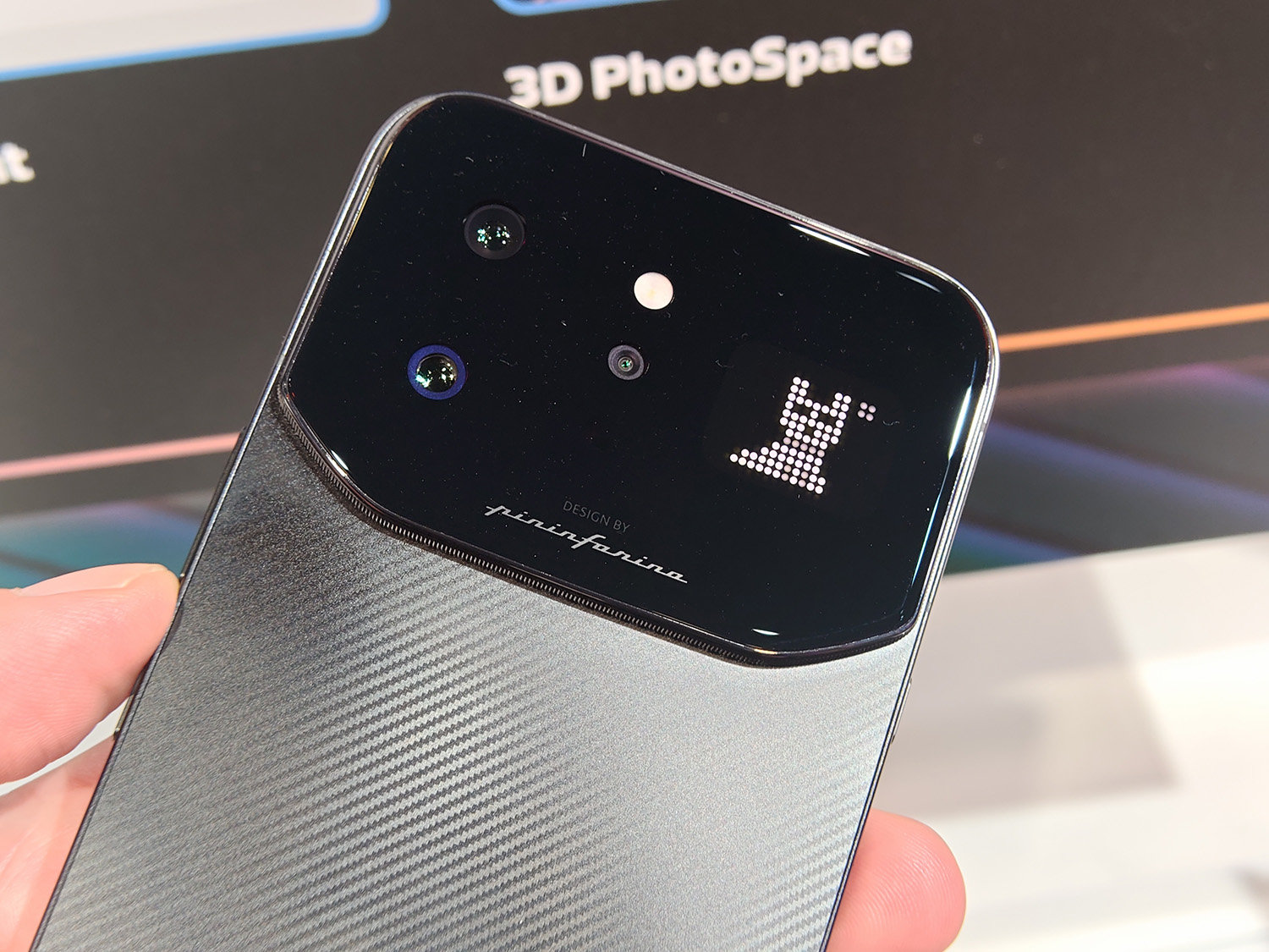 携帯電話/スマホ ソフトバンク、高耐久スマホ「DuraForce EX」を2月9日に発売