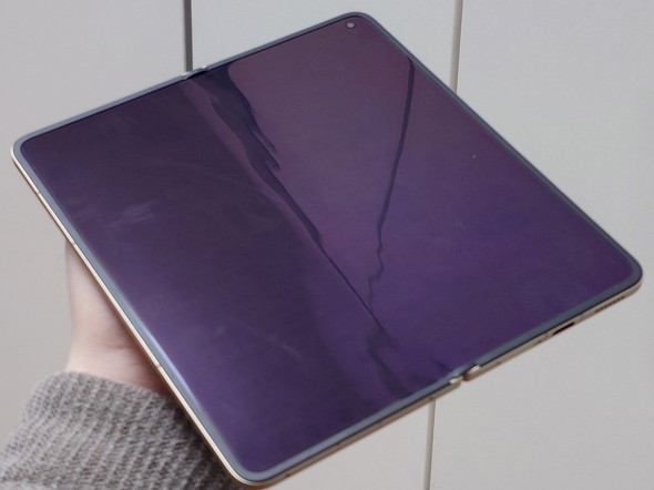 OPPOFindN6 �܂肽���݃X�}�z