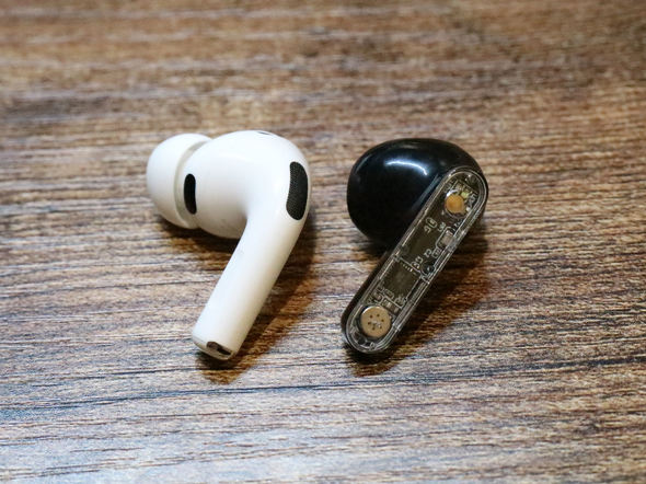 �_�C�\�[ SKELETON True Wireless Earphone