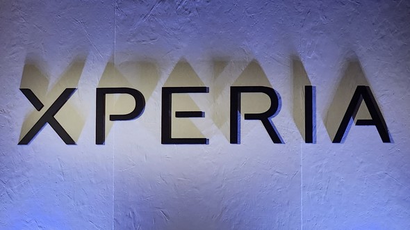 Xperia �\�j�[