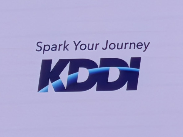 KDDI�o�c�t���[��