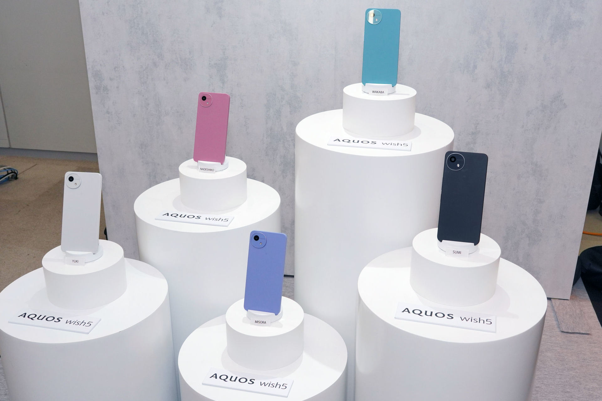 シャープが「AQUOS」を中高価格帯へシフトする理由 メモリ高騰が直撃