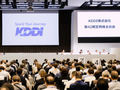 KDDI���呍��ł́u�ˋ�z����v�Ɍ��������A�e���r�ǂ́u�d�g�]�p�v�����߂�ߌ��ȗv�]���@���^�����܂Ƃ�