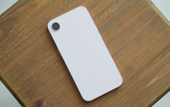 iPhone 17e��Pixel 10a