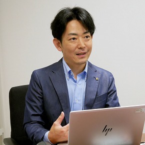 ���J�엲