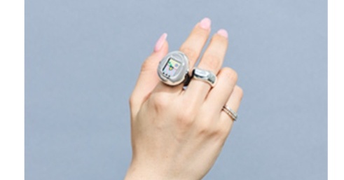 たまごっち”新作は指輪型、バンダイ「Tamagotchi ring」発表 開発に2年