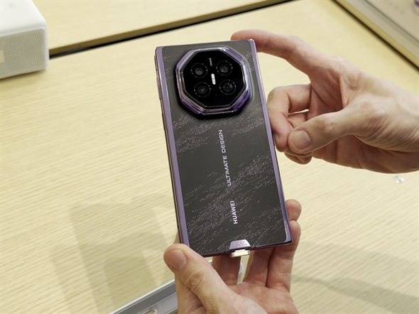 Huawei �[�Z���E����