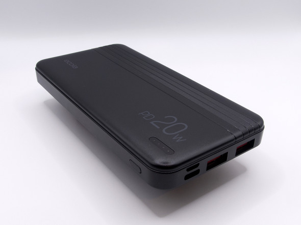 ダイソー1100円PD対応20Wモバイルバッテリー