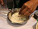 チャーハン炒める「ロボシェフ」、粉と水で作る大根おろし——シーフードショー