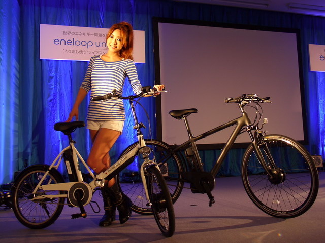 三洋「eneloop bike」に実売10万円の折りたたみ型 高級スポーツタイプ