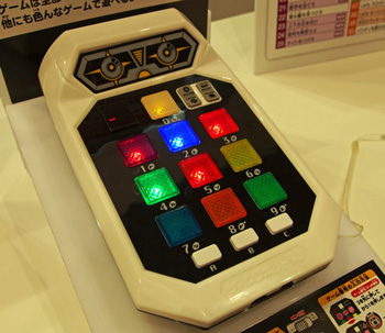 80年代の人気電子ゲームをリメイク レトロな外観はそのまま ゲームロボット50 東京おもちゃショー13 Itmedia News