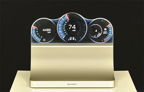 シャープの極薄ベゼル「フリーフォームディスプレイ」で新たなディスプレイ形状が可能に