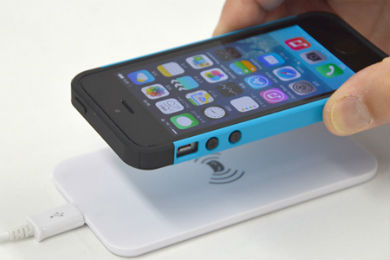 サンコー Iphoneでワイヤレス充電が可能になる極薄シートを発売 Itmedia News