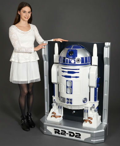 バンダイ、R2-D2の等身大フィギュア発売 人が近づくと電子音でしゃべる