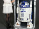 バンダイ、R2-D2の等身大フィギュア発売　人が近づくと電子音でしゃべる
