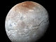 冥王星の衛星カロンの詳細なカラー写真、NASAが公開